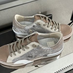 Dolce Vita Zina sneakers- never worn